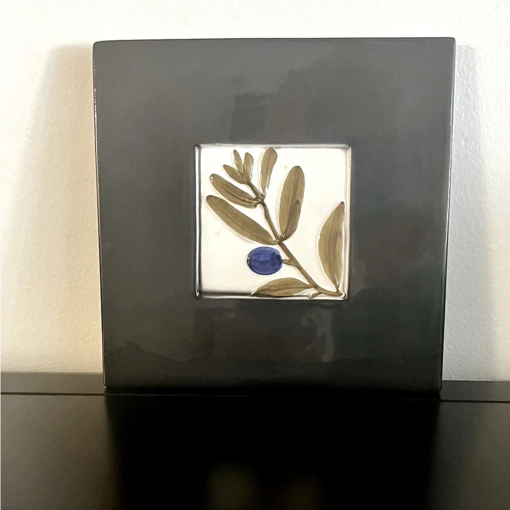 Crate&Barrel Black Olive 8” Trivet Made in Italy